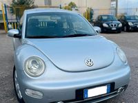 Usata VW New Beetle 105 CV (77 kW) 2005 Grigio Utilitaria