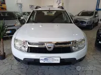 Usata Dacia Duster Lauréate 107 CV (78 kW) 2012 Bianco SUV