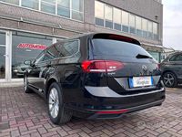 Usata VW Passat 150 CV (110 kW) 2022 Nero perla Station wagon