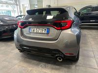 Usata Toyota Yaris 280 CV (205 kW) 2024 Gray Utilitaria