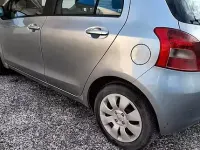 Usata Toyota Yaris Sol 69 CV (50 kW) 2006 Grigio Berlina