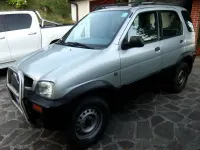 Usata Daihatsu Terios 83 CV (61 kW) 1999 Argento SUV