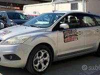 Begagnad Ford Focus 109 HK (80 kW) 2010 Grå Kombi