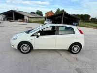 Usata Fiat Grande Punto 75 CV (55 kW) 2010 Bianco Utilitaria