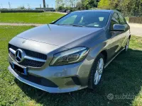 Usata Mercedes A180 109 CV (80 kW) 2018 Grigio Berlina