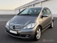 Usata Mercedes A180 Avantgarde 109 CV (80 kW) 2010 Grigio Berlina