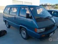 Usata Toyota HiAce 1986 Blu Monovolume