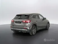 Usata Mercedes GLA200 AMG Line Premium 150 CV (110 kW) 2023 Grigio montagna SUV
