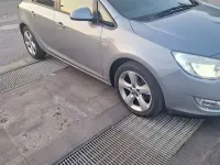 Usata Opel Astra 101 CV (74 kW) 2010 Berlina
