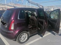 Usata Lancia Musa 77 CV (56 kW) 2009 Rosso Monovolume