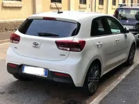 Usata Kia Rio 90 CV (66 kW) 2017 Bianco Berlina