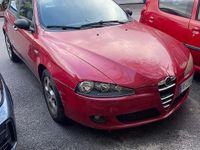 Usata Alfa Romeo 147 105 CV (77 kW) 2006 Rosso Utilitaria