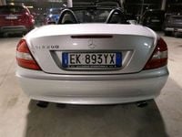 Usata Mercedes SLK200 163 CV (119 kW) 2004 Argento Cabrio