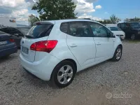 Usata Kia Venga 90 CV (66 kW) 2014 Bianco Utilitaria