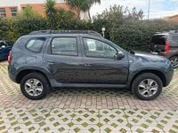 Usata Dacia Duster Lauréate 110 CV (80 kW) 2017 Grigio SUV