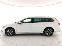 Usata VW Passat Executive 200 CV (147 kW) 2022 Bianco Station wagon