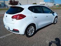 Begagnad Kia Ceed Active 90 HK (66 kW) 2013 Vit Halvkombi