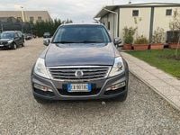 Usata SsangYong Rexton 155 CV (114 kW) 2015 Grigio scuro SUV