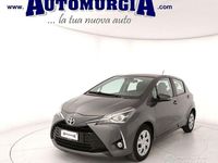 Usata Toyota Yaris Active 69 CV (50 kW) 2018 Grigio Berlina