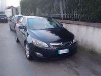 Usata Opel Astra 110 CV (80 kW) 2012 Nero Berlina