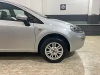 Usata Fiat Punto 70 CV (51 kW) 2012 Grigio Utilitaria