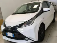 Usata Toyota Aygo X-play 69 CV (50 kW) 2017 Bianco Utilitaria