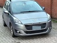 Usata Peugeot 5008 110 CV (80 kW) 2015 Grigio Monovolume