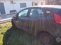 Usata Ford Fiesta 96 CV (70 kW) 2011 Grigio Utilitaria