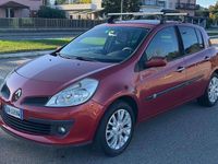 Usata Renault Clio III LE 75 CV (55 kW) 2008 Rosso Berlina
