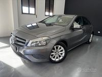 Usata Mercedes A180 109 CV (80 kW) 2015 Grigio Berlina