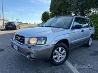 Usata Subaru Forester 125 CV (91 kW) 2003 Grigio SUV