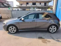 Usata Mercedes A180 109 CV (80 kW) 2017 Grigio Utilitaria