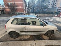 Usata VW Polo Comfortline 64 CV (47 kW) 2002 Grigio Berlina