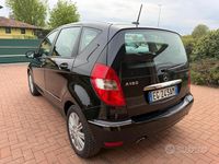 Usata Mercedes A180 109 CV (80 kW) 2011 Nero Berlina