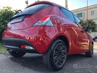 Usata Lancia Ypsilon Gold 69 CV (50 kW) 2019 Rosso Utilitaria