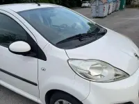 Usata Peugeot 107 Active 68 CV (50 kW) 2013 Bianco Utilitaria