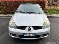Usata Renault Clio II Dynamique 58 CV (42 kW) 2007 Grigio Berlina