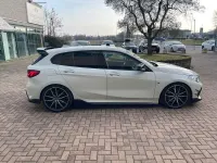Begagnad BMW M135 Comfort Edition 345 HK (253 kW) 2019 Vit Halvkombi