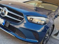 Usata Mercedes B180 Business 116 CV (85 kW) 2022 Blu/azzurro Utilitaria