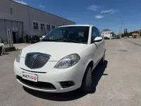 Usata Lancia Ypsilon 60 CV (44 kW) 2009 Marrone Utilitaria