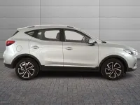 Usata MG ZS 106 CV (77 kW) 2024 Argento SUV