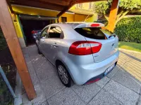 Usata Kia Rio EX 86 CV (63 kW) 2011 Argento Berlina