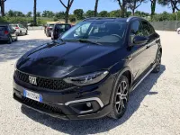 Usata Fiat Tipo Cross 100 CV (73 kW) 2022 Nero Berlina