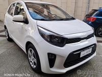 Usata Kia Picanto X-Line 65 CV (47 kW) 2021 Bianco Utilitaria
