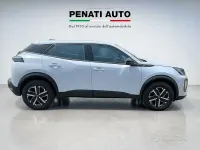 Usata Peugeot e-2008 Active 100 kW (136 CV) 2022 Bianco SUV
