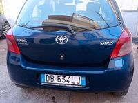 Usata Toyota Yaris 90 CV (66 kW) 2006 Blu Utilitaria