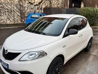 Usata Lancia Ypsilon 69 CV (50 kW) 2017 Bianco Utilitaria