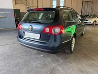 Usata VW Passat Comfortline 105 CV (77 kW) 2008 Grigio scuro metallizzato Station wagon