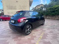 Usata Peugeot 208 Allure 68 CV (50 kW) 2014 Nero Utilitaria