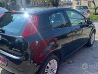 Usata Fiat Grande Punto Emotion 95 CV (69 kW) 2006 Nero Utilitaria